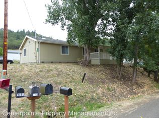 1133 NE Rifle Range St, Roseburg, OR 97470