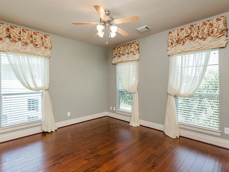 5243 Harvest Bend Ct — Photo 32