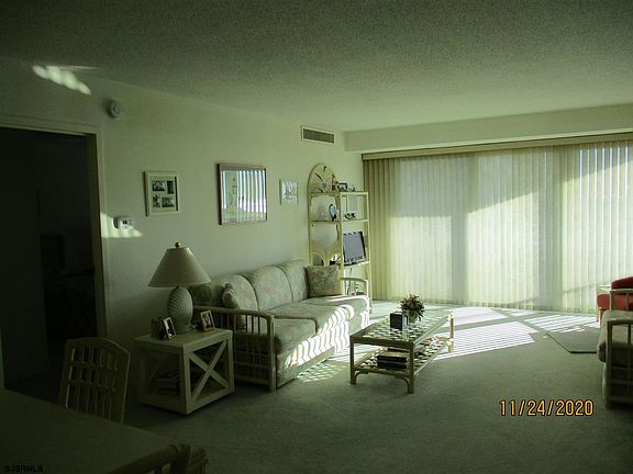 2nd image of 921 Park Pl #503