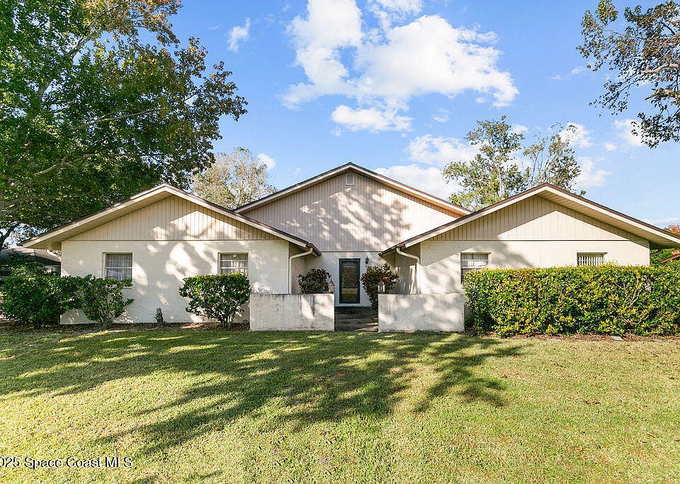 1st image of 2950 Guinevere Dr