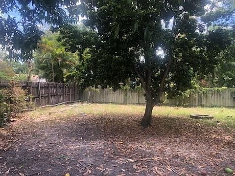 2nd image of 1608 NW 5th Avenue