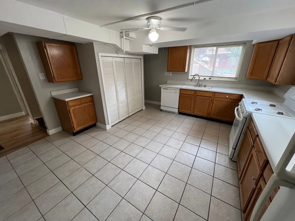 Building Photo - 2936 W 42nd Ave #B