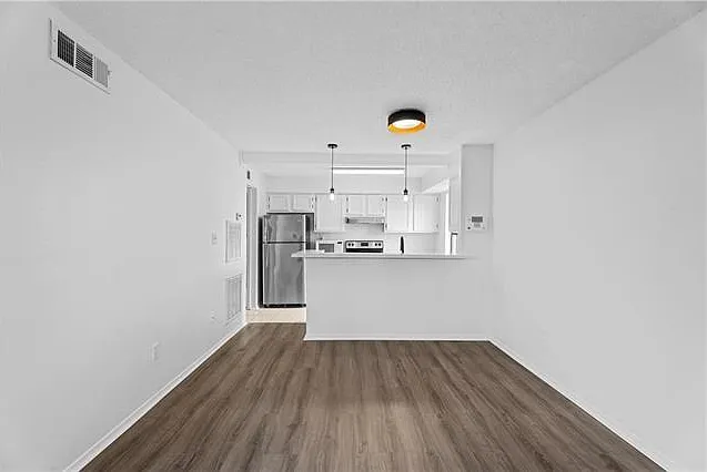 2948 Manhattan Blvd #213 — Photo 4