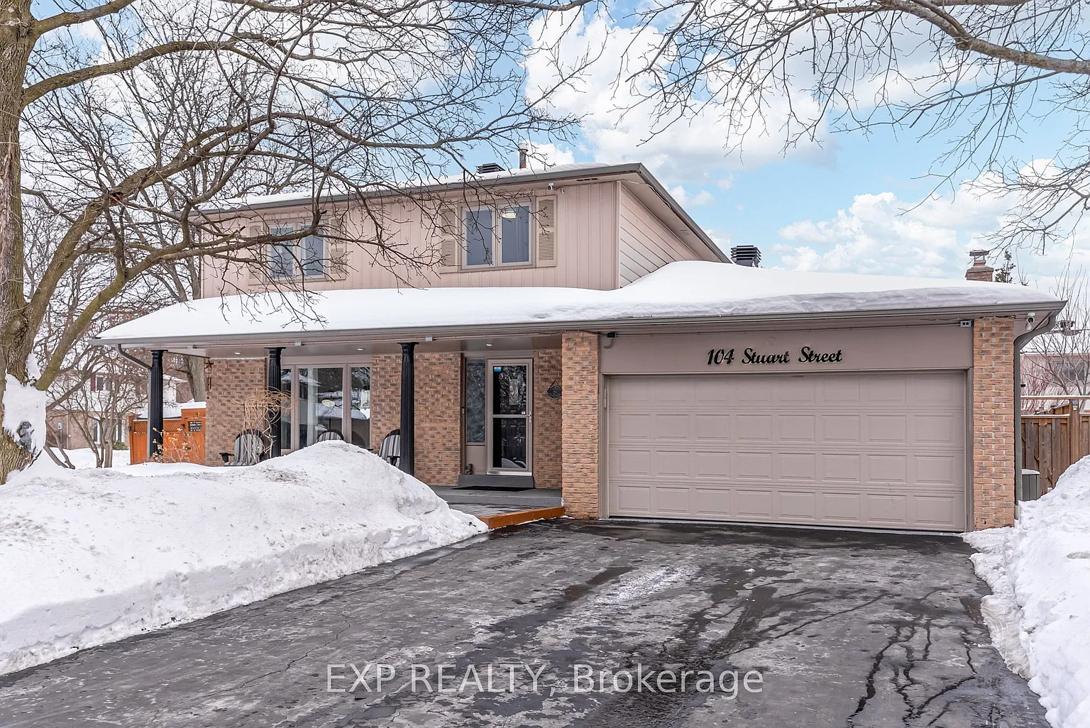 104 Stuart St photo 1