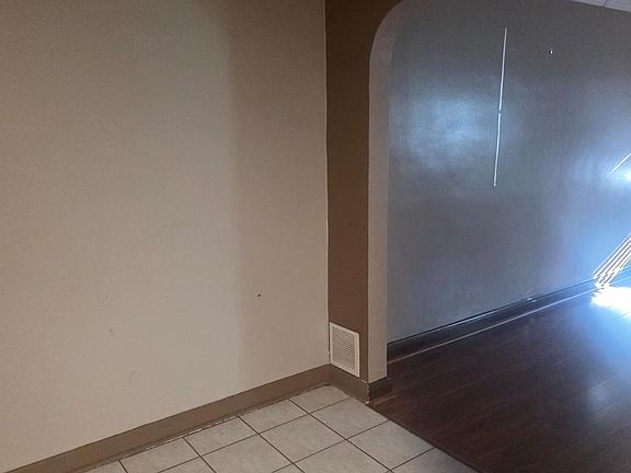 4th image of 3646 Dudley Ave