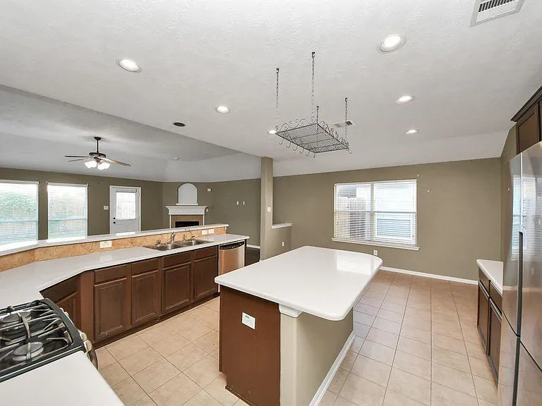 24822 Diamond Run Ct — Photo 30