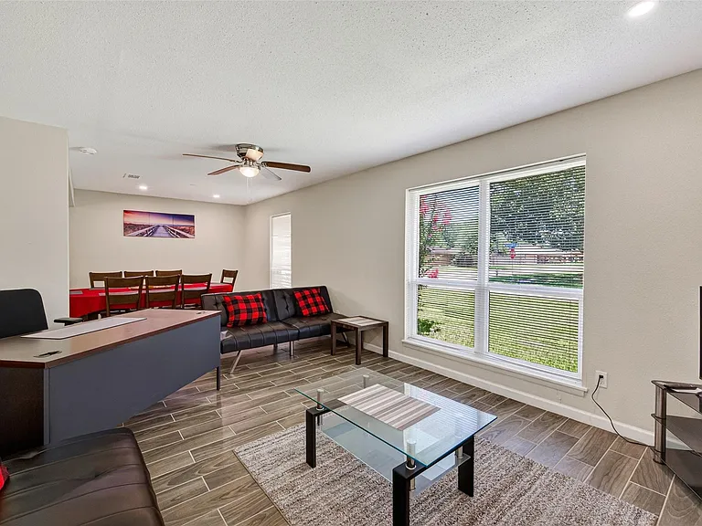 13615 Lynnwood Ln — Photo 8