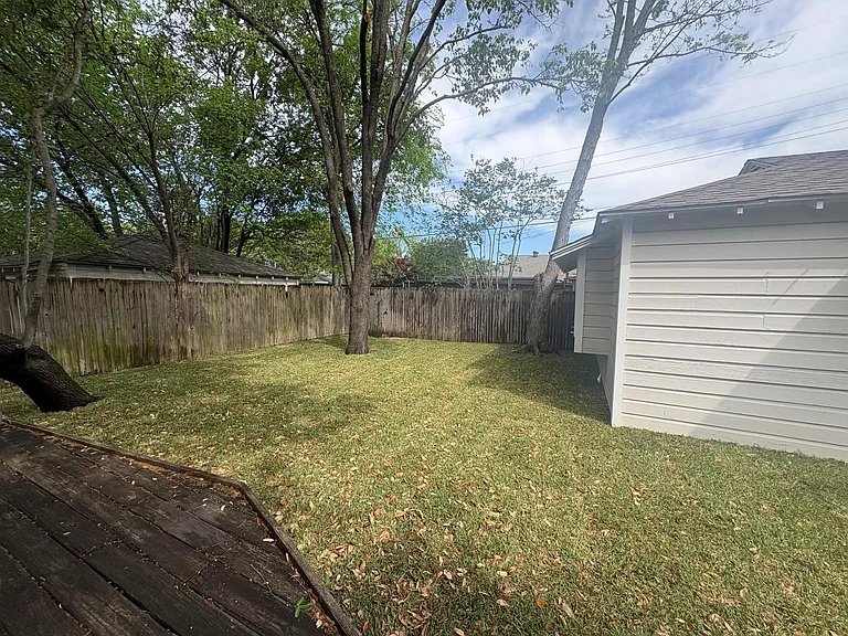 7525 Wentwood Dr — Photo 20