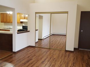 480 Pleasant Run Dr, Wheeling, IL 60090