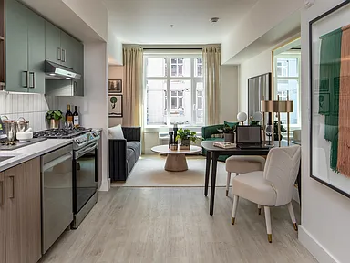 Millhouse (1985 NW Savier St)