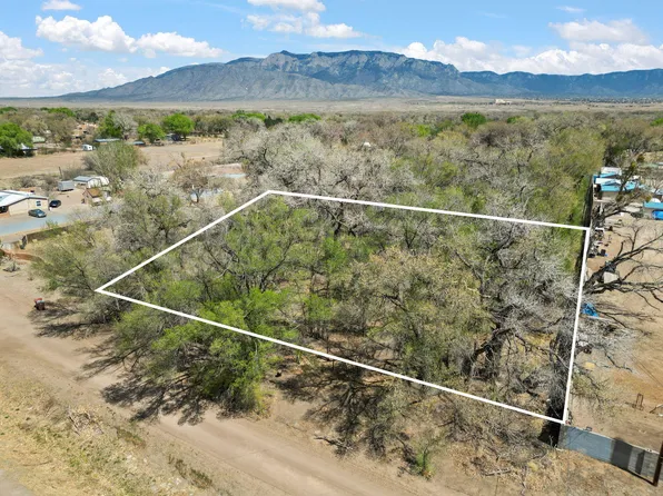 12 Huff Rd, Corrales, NM 87048