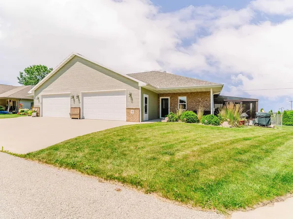 320D E Evergreen Dr, Kaukauna, WI 54130