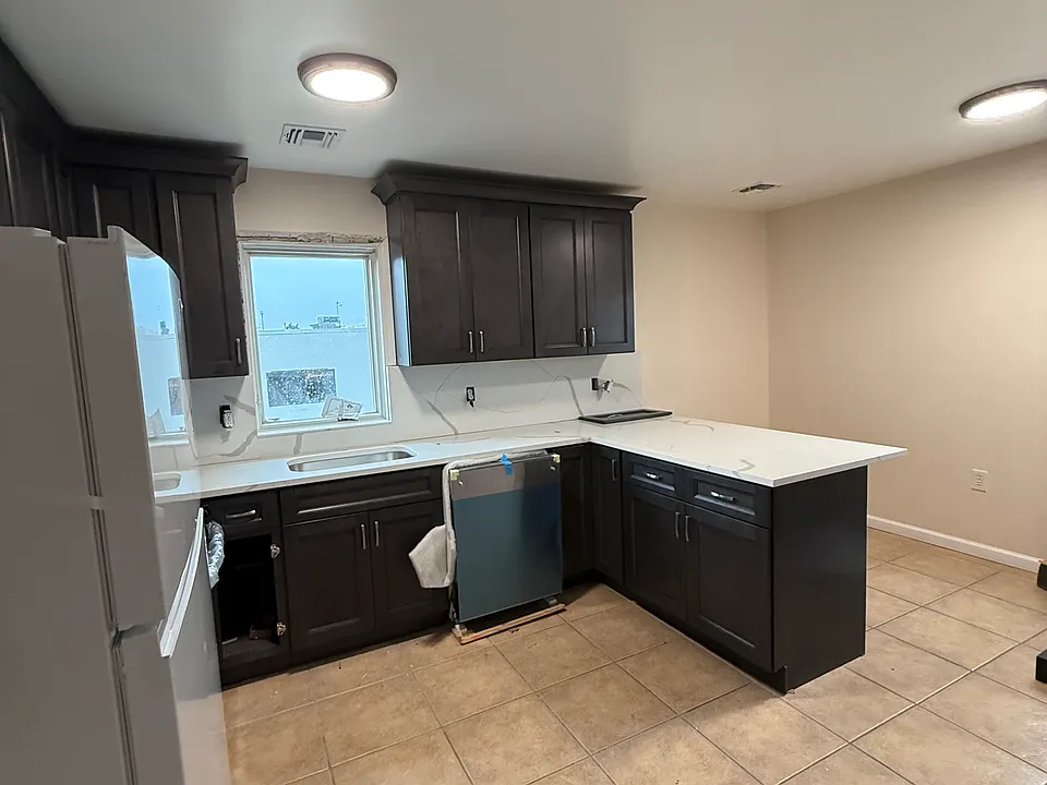 79 E Wesley St #2