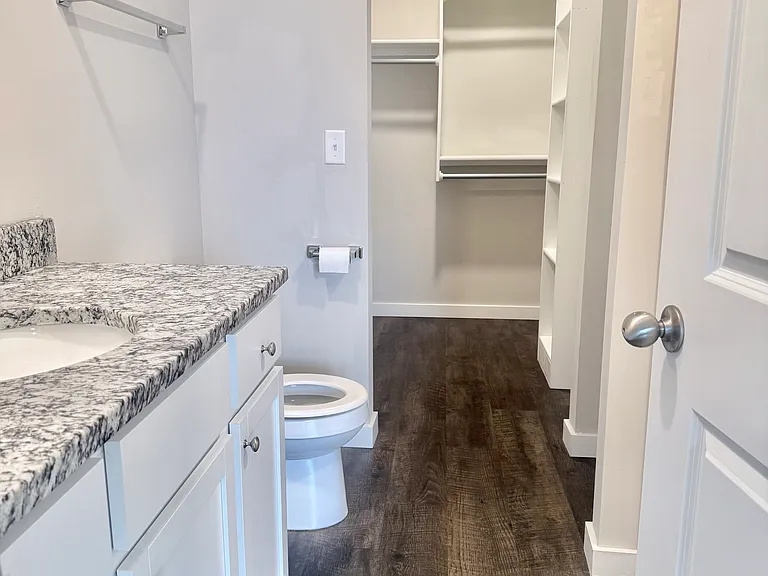 1426 N Azena St — Photo 9