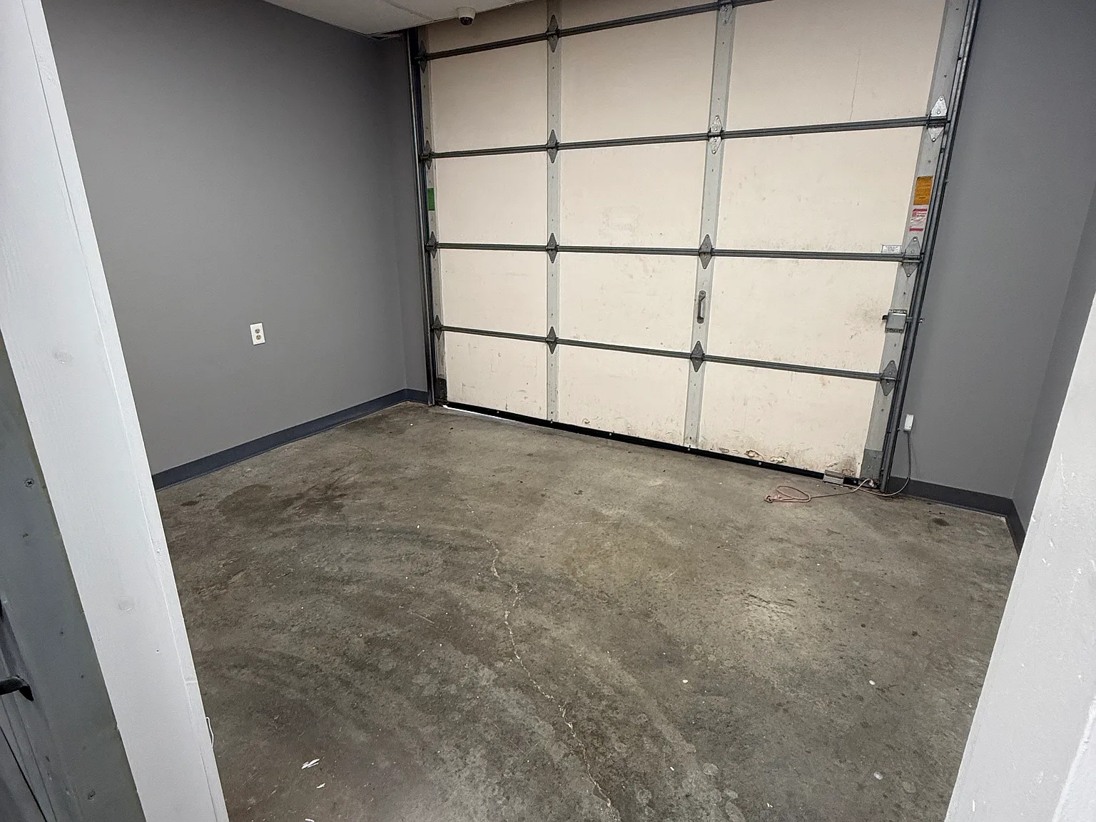 Studio, 1000 sqft, $1,300 — Photo 3