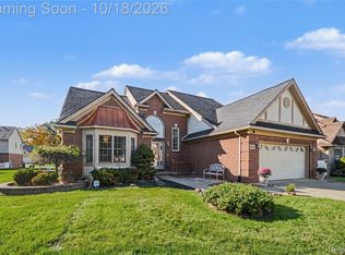 18837 Amber Ct, Livonia, MI 48152