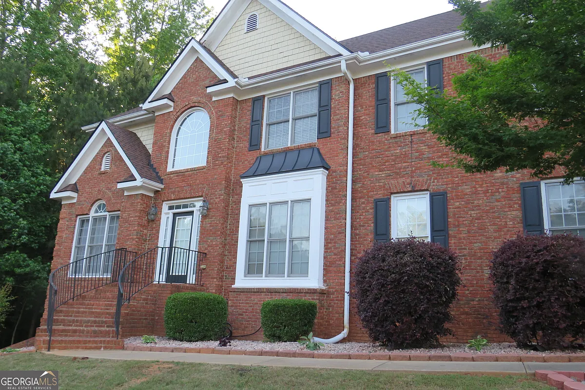 Building Photo - 2205 Crescent Walk