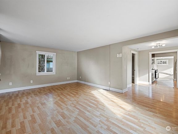 3rd image of 1022 Pomona Street