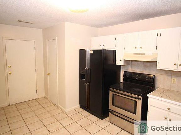 3rd image of 2110 Vance Ave #B