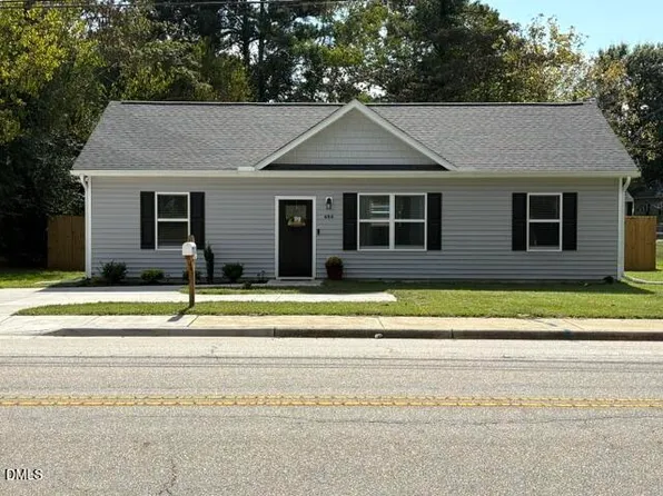 604 E Pope St, Dunn, NC 28334