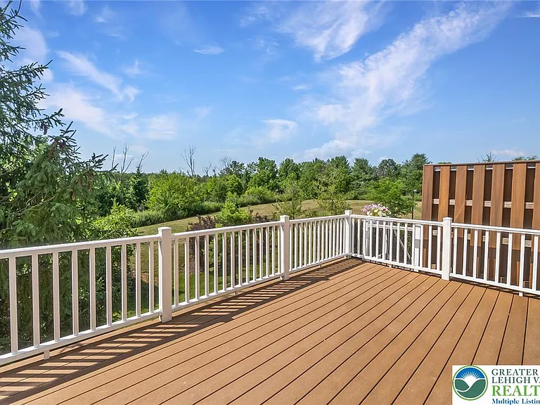 1096 Sparrow Way — Photo 45