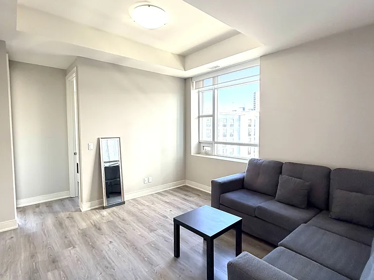 150 Main St W #509 — Photo 5