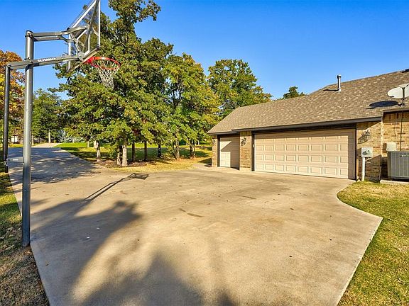 2nd image of 15650 Arbor Meadows Ln