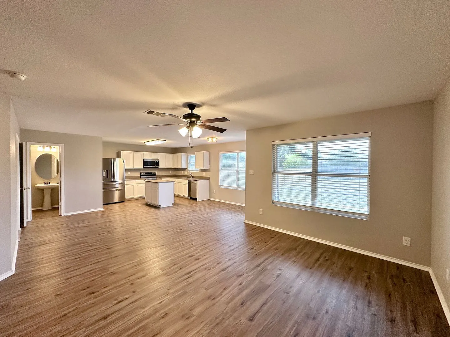 Viewable September 25th! Pets Accepted! — Photo 3