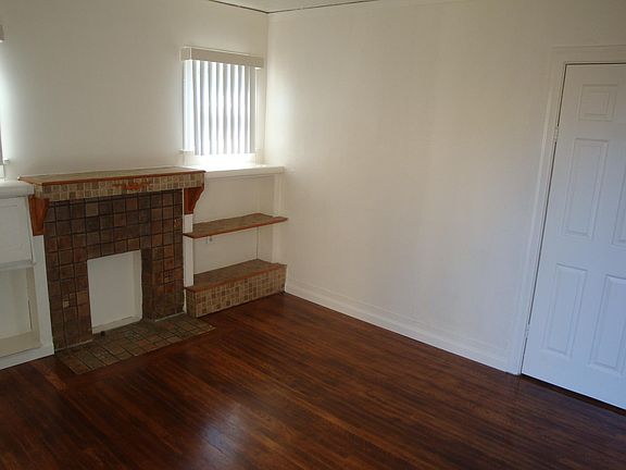 3rd image of 4832 Mansfield St