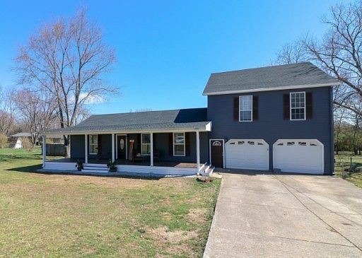 1st image of 304 Custer Ct