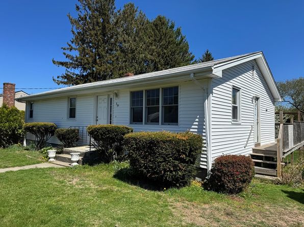 19 Richard Rd, Swansea, MA 02777