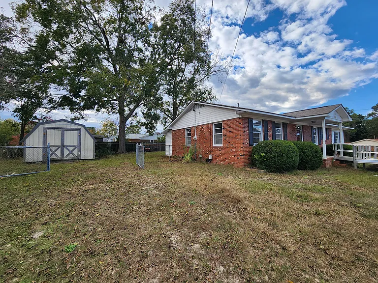 230 Vineland Dr — Photo 23