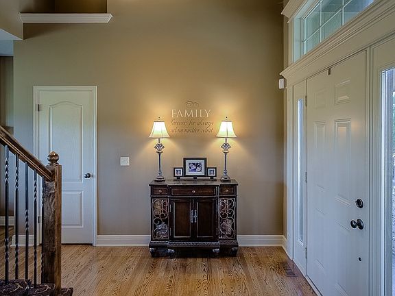 5th image of 10809 Augusta Dr
