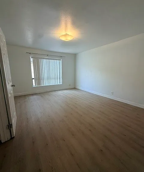 14239 Sherman Way #10 — Photo 7