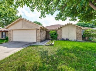 7937 Pebblebrook Dr, Watauga, TX 76148