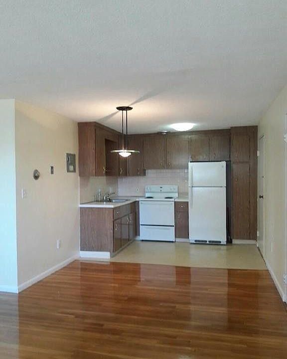 2nd image of 211 Baker St APT 41