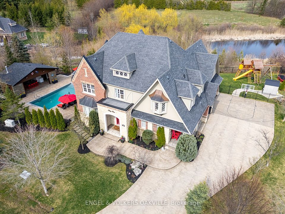 1st image of 33 Barraclough Blvd