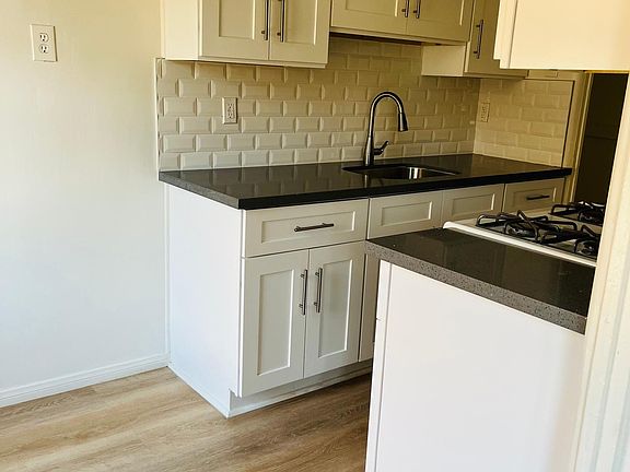 3rd image of 1845 N Gramercy Pl APT 204