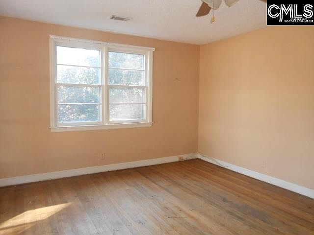 2nd image of 907 Rosedale Arch