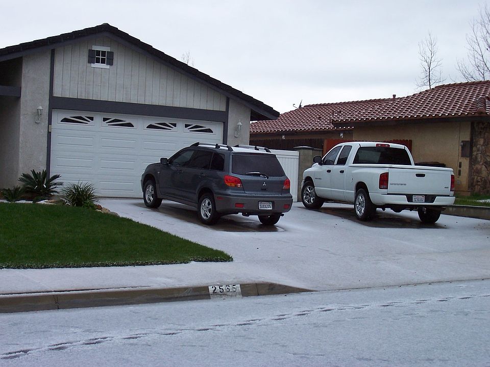 2nd image of 2565 Rosemary Ln