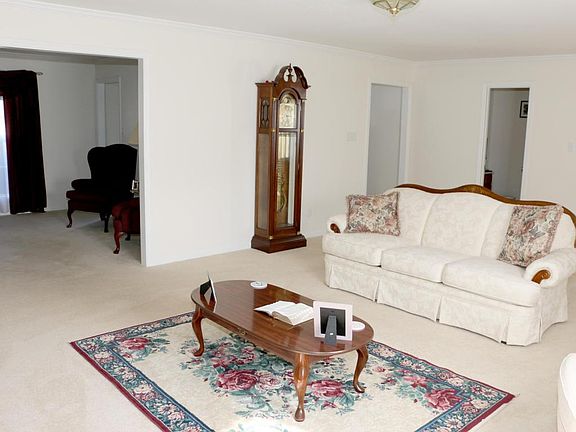 4th image of 7801 Mare Haven Ln