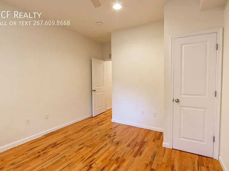 330 N Preston St #UPPER LEVEL — Photo 13