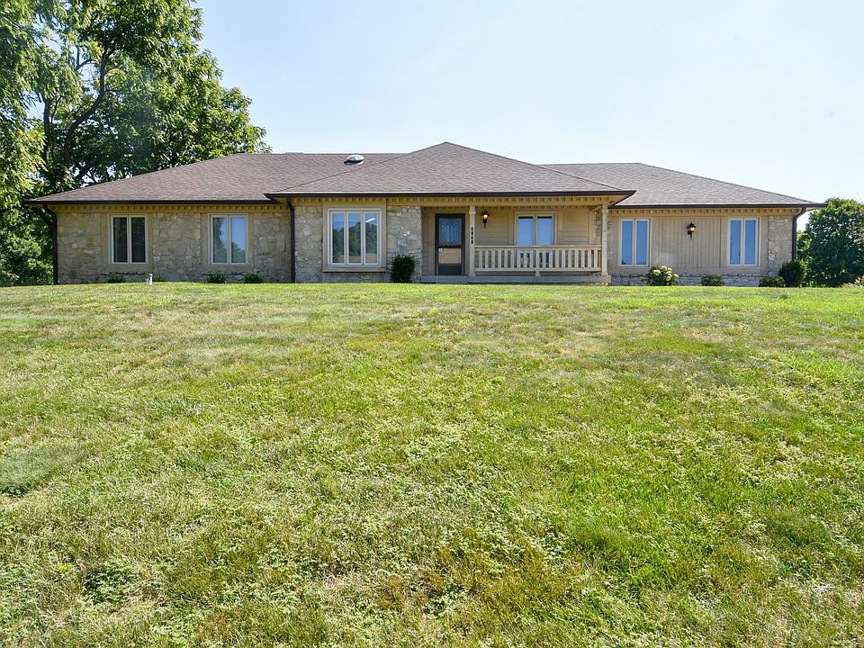 1st image of 8176 Edgewood Ct