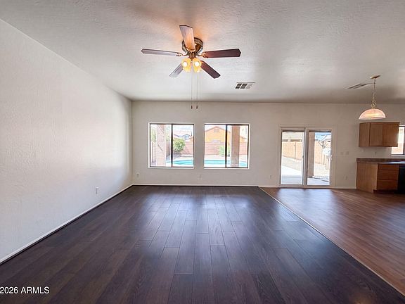 3rd image of 36524 W ALHAMBRA Street