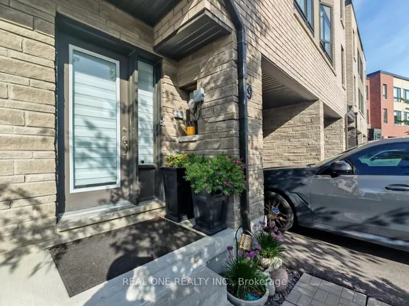 19 Woodstream Dr, Toronto, ON M9W 0G1