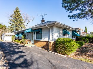 916 Devon Ave, Park Ridge, IL 60068