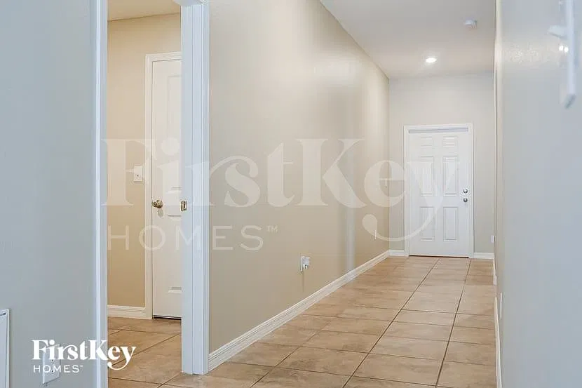 4 bed, 2.0 bath, 1935 sqft, $2,815 — Photo 2