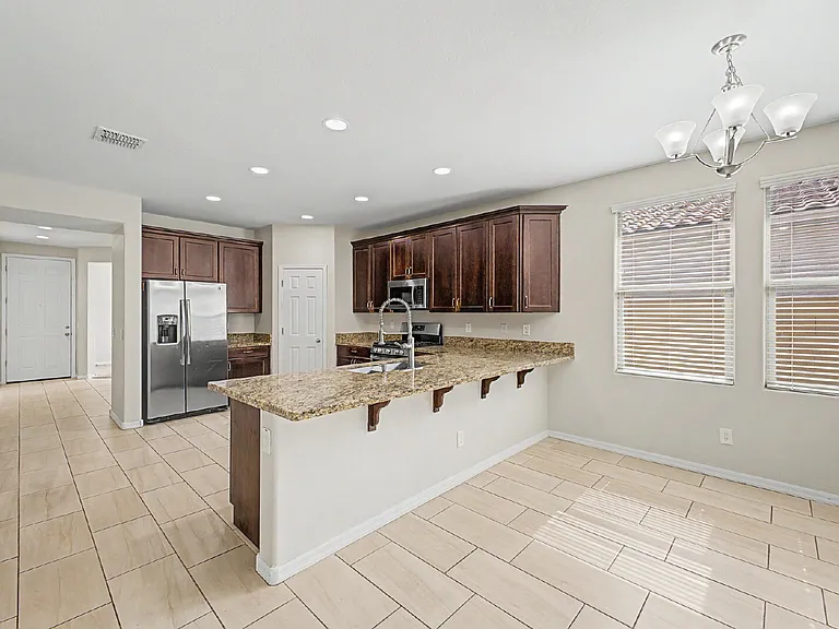 8530 W Flynn Ln — Photo 9