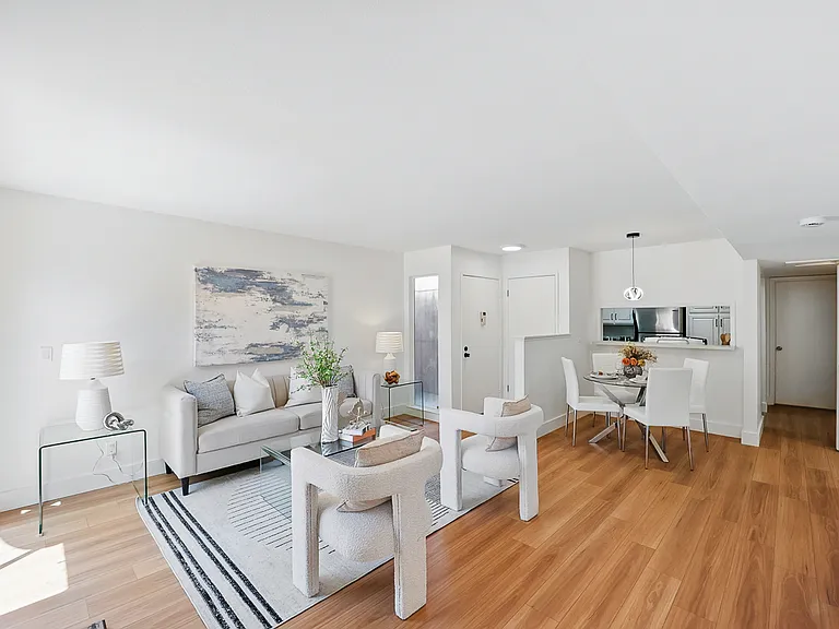 656 Ash Ct — Photo 1