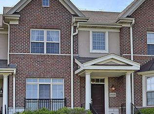 2442 Waterbury Ln, Buffalo Grove, IL 60089